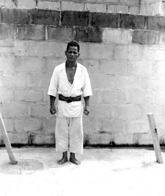 Shimabuku con alumnos